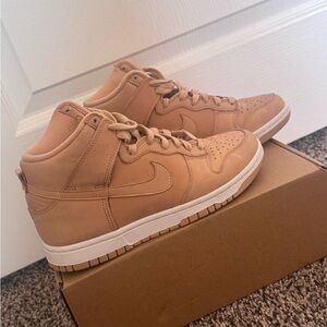 Nike Tan Sneakers